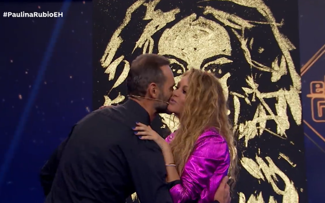 speed painter Paulina Rubio en El Hormiguero 3.0 Madrid Spain glitter painting raivard Show