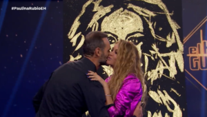 speed painter Paulina Rubio en El Hormiguero 3.0 Madrid Spain glitter painting raivard Show